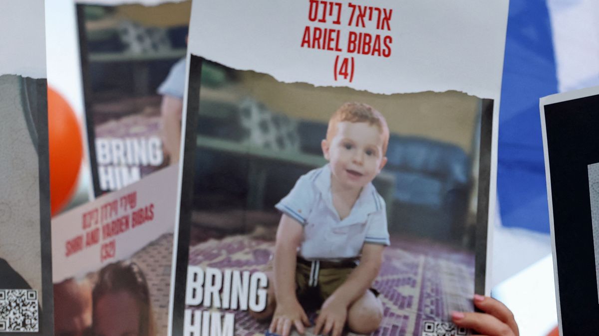 Jedenatřicet z rukojmích zadržovaných v Pásmu Gazy je po smrti, oznámil Izrael